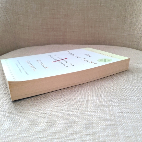 The Tipping Point by Malcom Gladwell - Picture 3 of 3